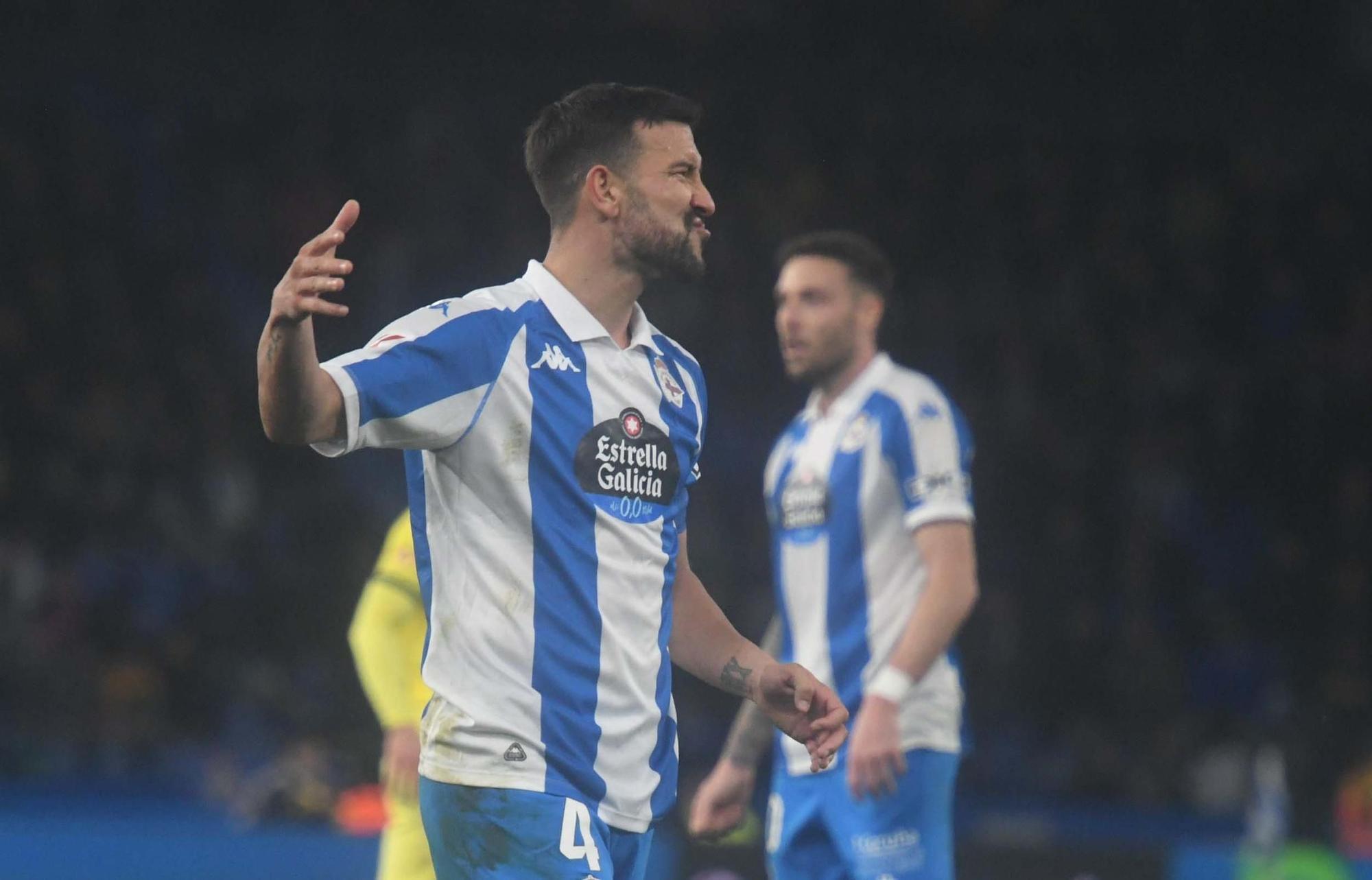 El Deportivo doblega al Almería en Riazor (3-1)