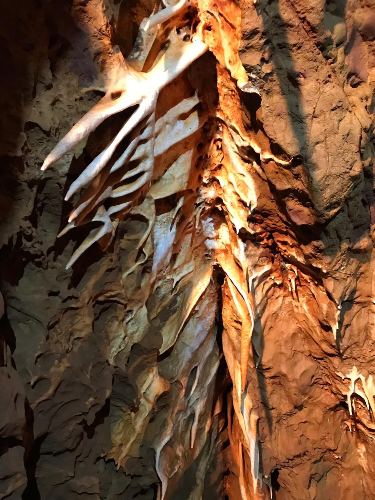 Interior de las cuevas descubiertas en la ronda este de Cáceres