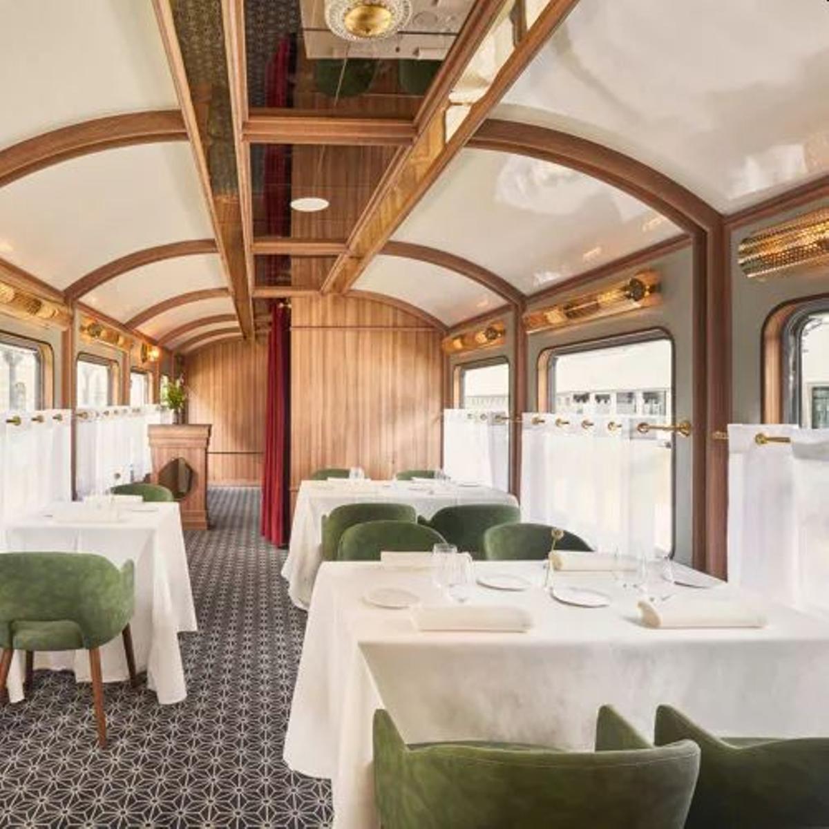 El restaurante se ubica en un antiguo vagón rehabilitado de la Estación Internacional de Canfranc.