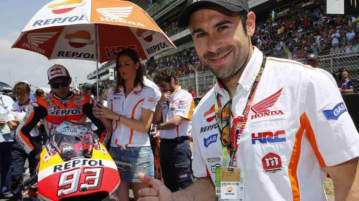 Toni Bou, en la parrilla de salida de MotoGP junto a Márquez