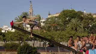 Todo lo que debes saber de la Velá de Santa Ana 2026: de la cucaña en el Guadalquivir a los conciertos en el Altozano