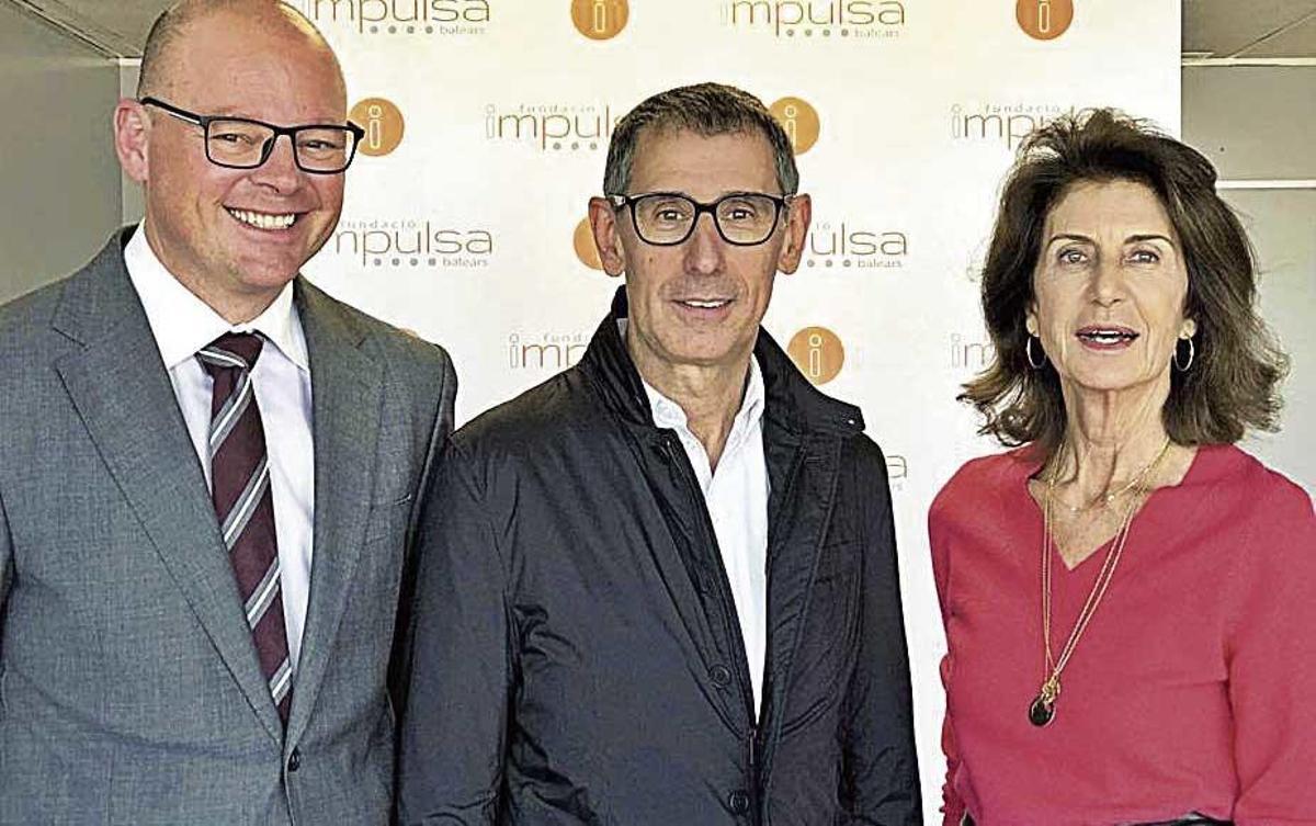 Antoni Riera, Bernat Llull y Carmen Planas, ayer.