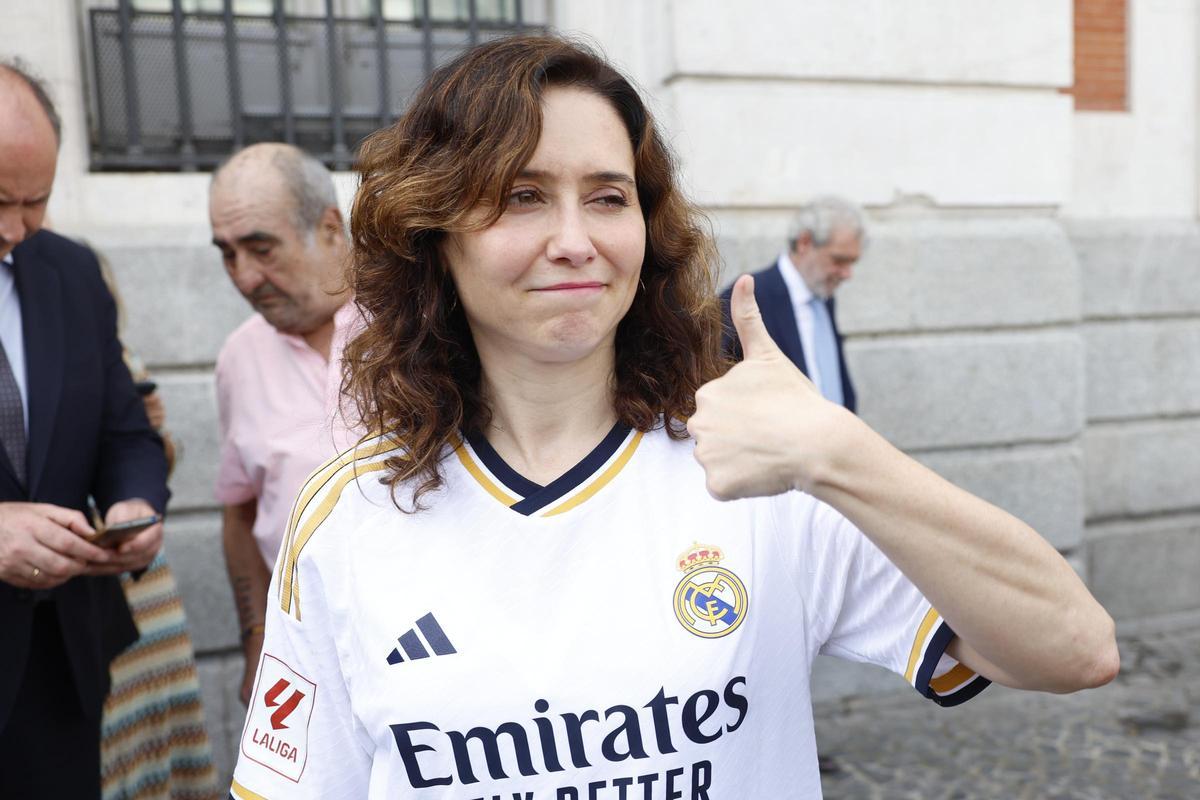 AYUSO REAL MADRID LALIGA | Ayuso elogia al Real Madrid: “Es símbolo de triunfo y de éxito, aunque haya quien lo mire con recelo” | VÍDEO AYUSO REAL MADRID LALIGA | Ayuso elogia al Real Madrid: “Es símbolo de triunfo y de éxito, aunque haya quien lo mire con recelo” | VÍDEO