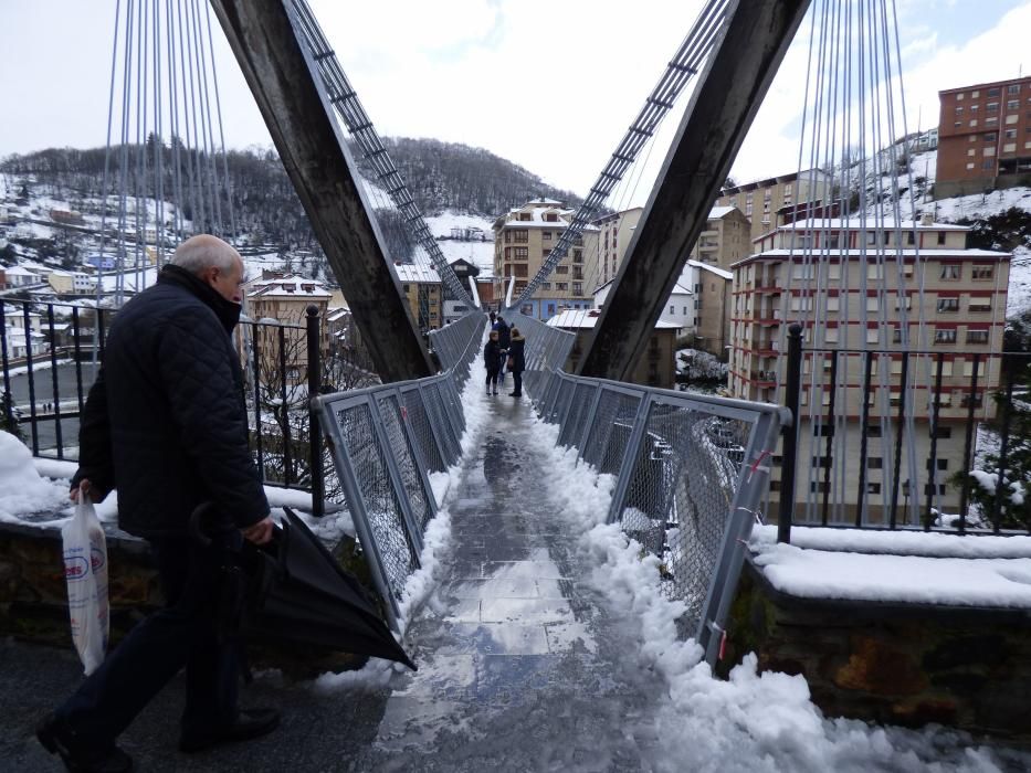 Temporal en Cangas del Narcea: sin clase y sin luz