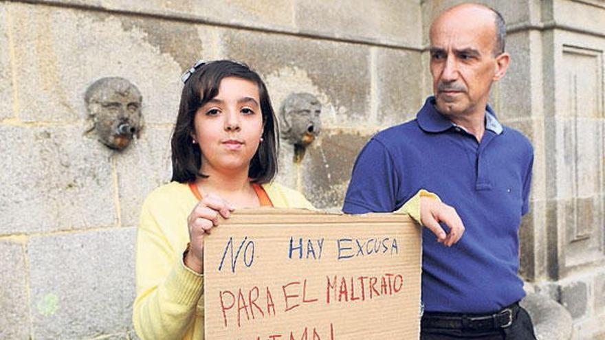 Lourdes Iglesias Rodríguez (Pontevedra, 1999) es estudiante. Esta semana organizó y encabezó la concentración contra los cepos que propietarios sin escrúpulos utilizan para reducir la morbilidad de los caballos salvajes, una protesta que secundaron decenas de pontevedreses.