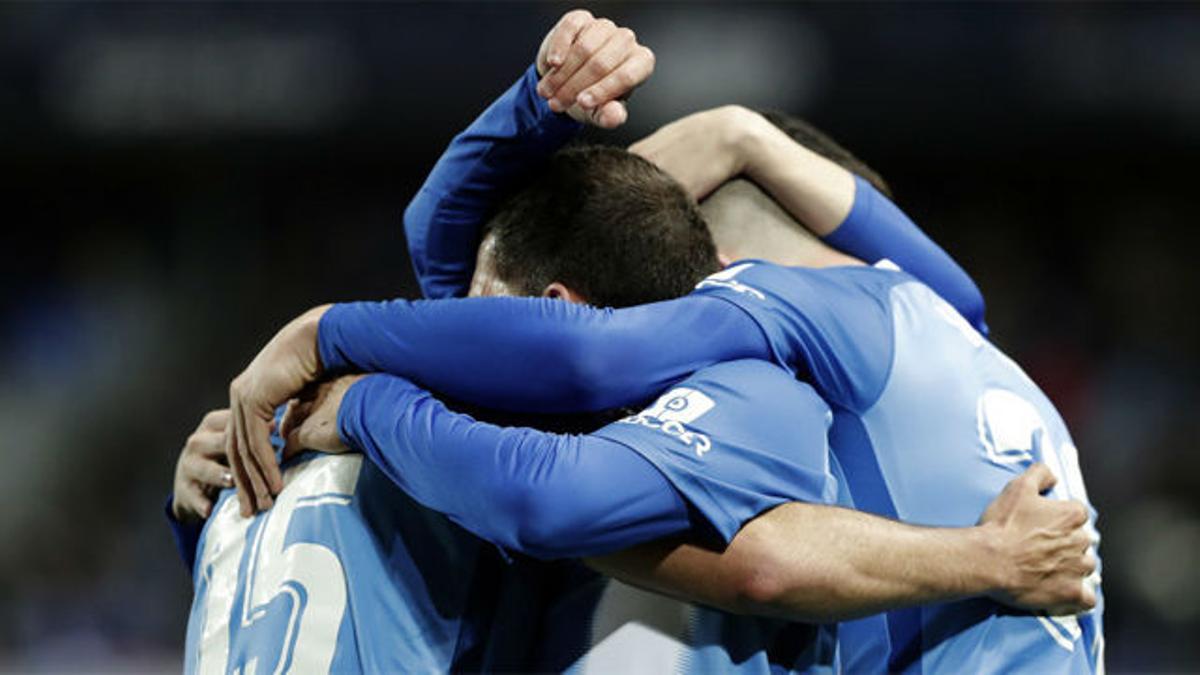 El Málaga continúa líder tras ganar al Lugo