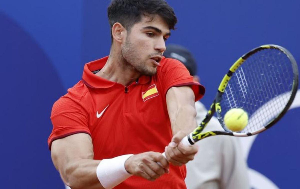 Carlos Alcaraz luce la camiseta de Nike durante los JJ OO de París | L.O