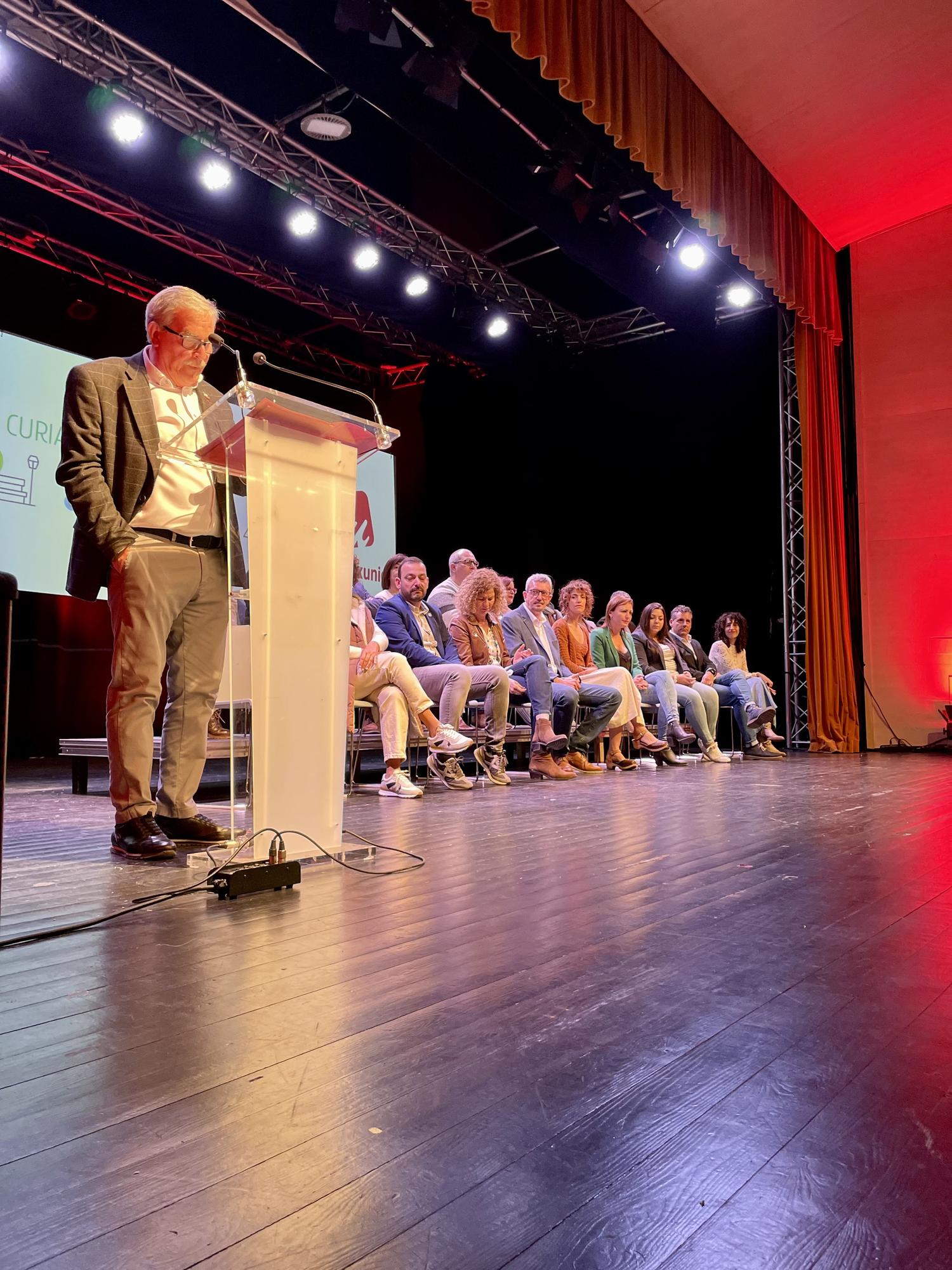 Presentación de la candidatura de Aníbal Vázquez, en el Auditorio Teodoro Cuesta de Mieres.