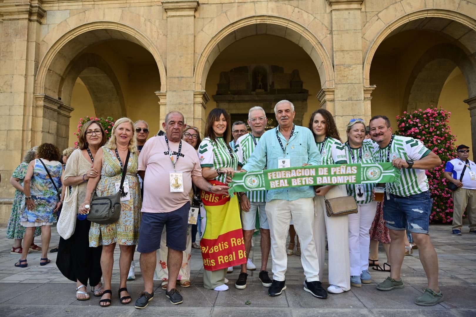 Galería | Un millar de peñistas toman Castellón