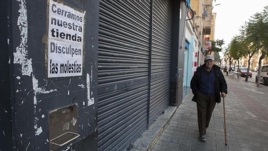 El pequeño comercio cierra en Alicante