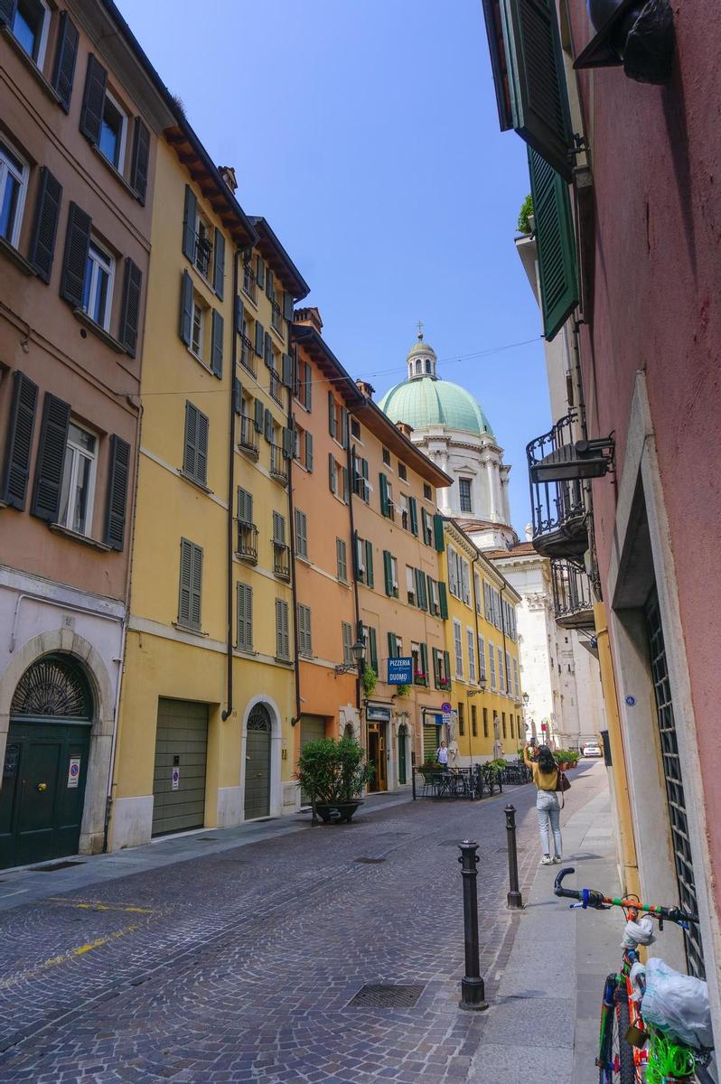 Bérgamo y Brescia capitales italianas de la cultura 2023 calle de Brescia