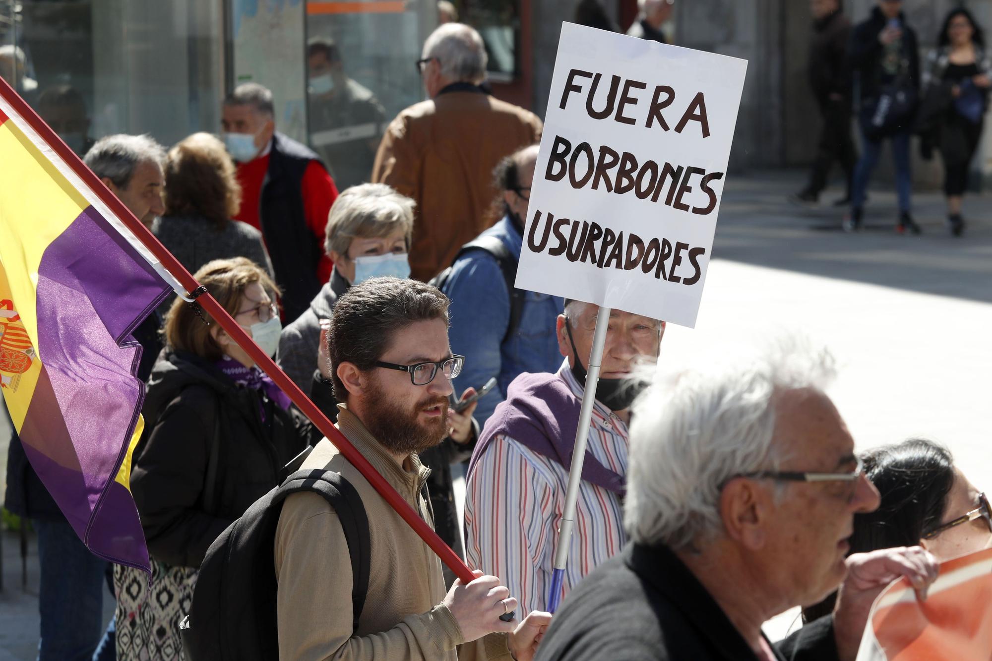 Los republicanos toman las calles de Vigo para exigir el final de la monarquía