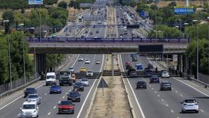Tráfico denso y retenciones en las salidas de Madrid y en la entrada a Valencia