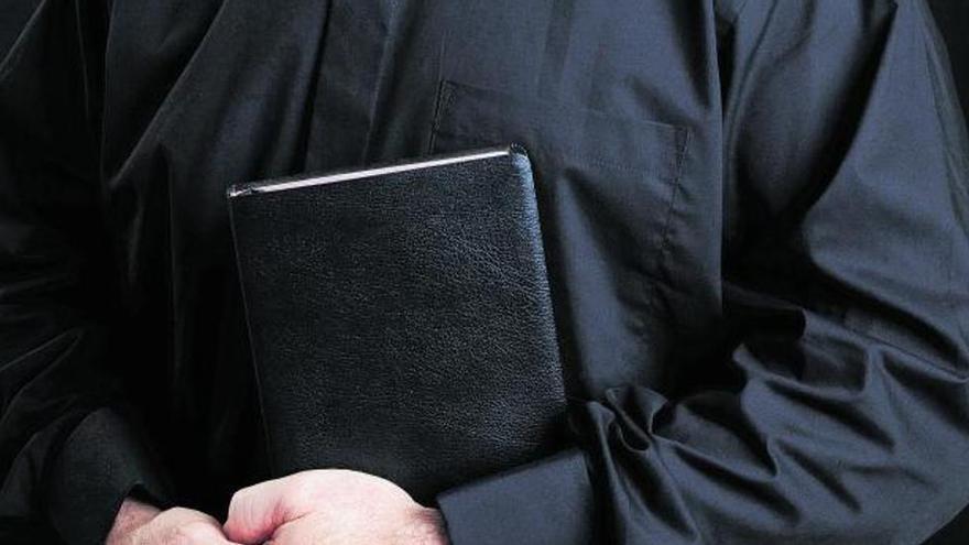 Abusos sexuales en la Iglesia | &quot;Me decía ‘esto lo hago porque tú necesitas sexo, yo ya me he confesado’&quot;