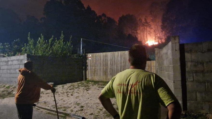 La zona catastrófica por el incendio del monte Xiabre se convierte en papel mojado