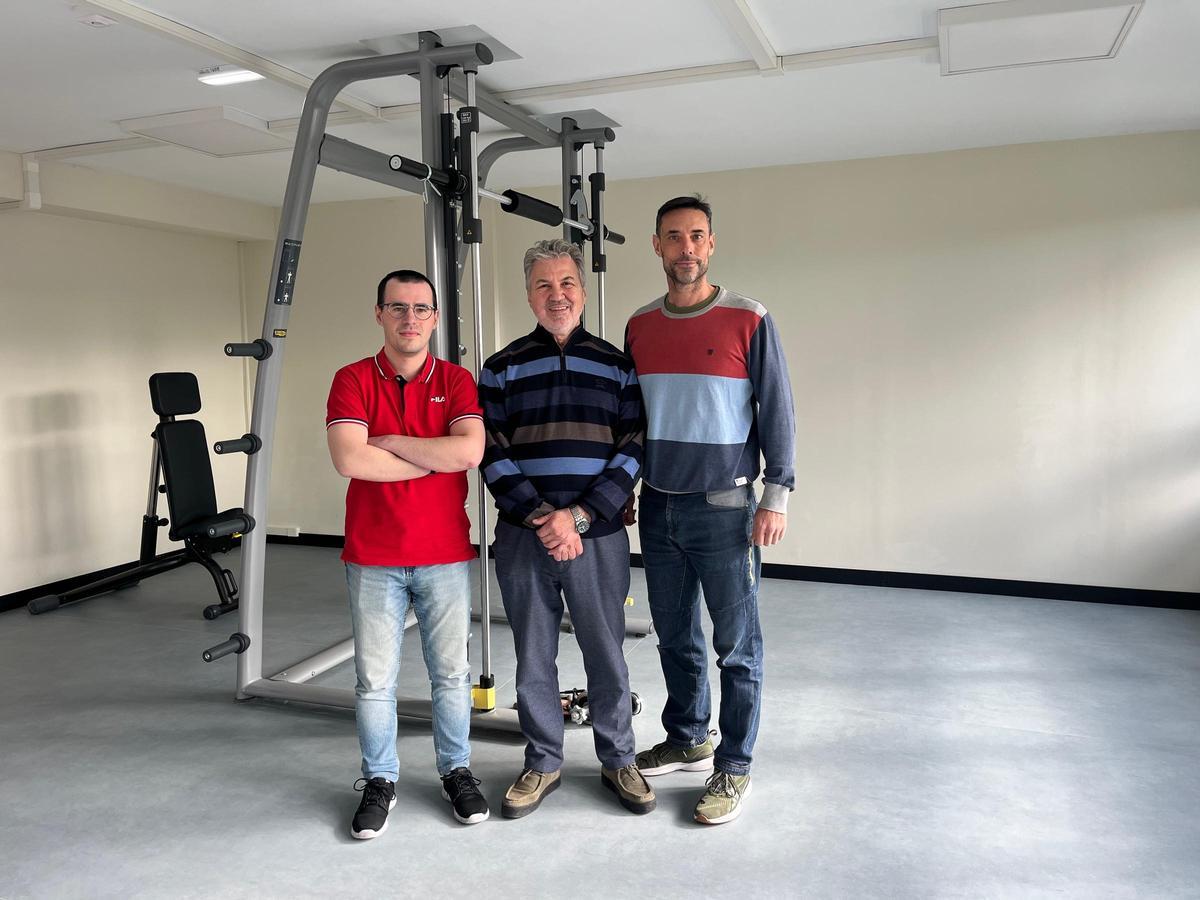 Autores del estudio. De izquierda a derecha, los investigadores Marcos Quintana, Miguel del Valle y Hugo Olmedillas.