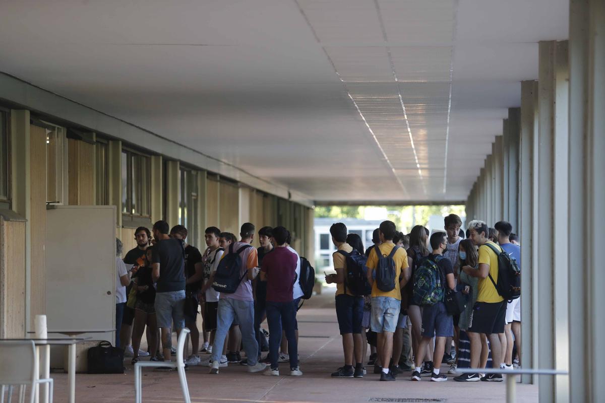 Valencia . Campus de Vera . Selectividad .UPV Universitat Politecnica de Valencia . Escuels Tecnica Superior de Arquitectura ETSA . Inicio de las pruebas de selectividad con la presencia de la vicerrectora de Estudiantes y Emprendimiento Esther Gomez