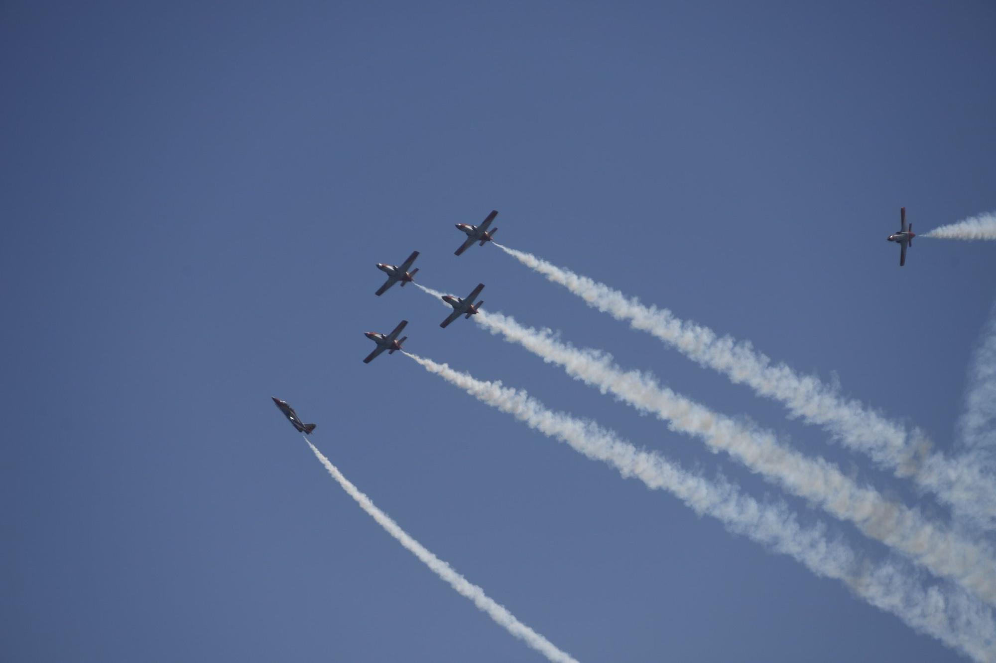 Espectáculo aéreo de Patrulla Águila en Málaga