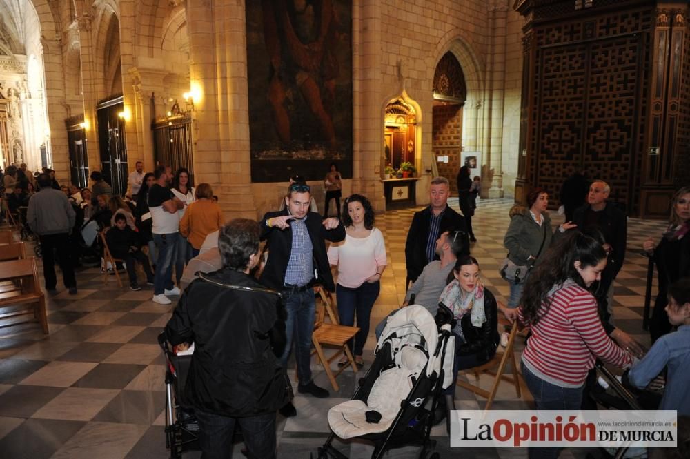 Bajo el manto de la Virgen