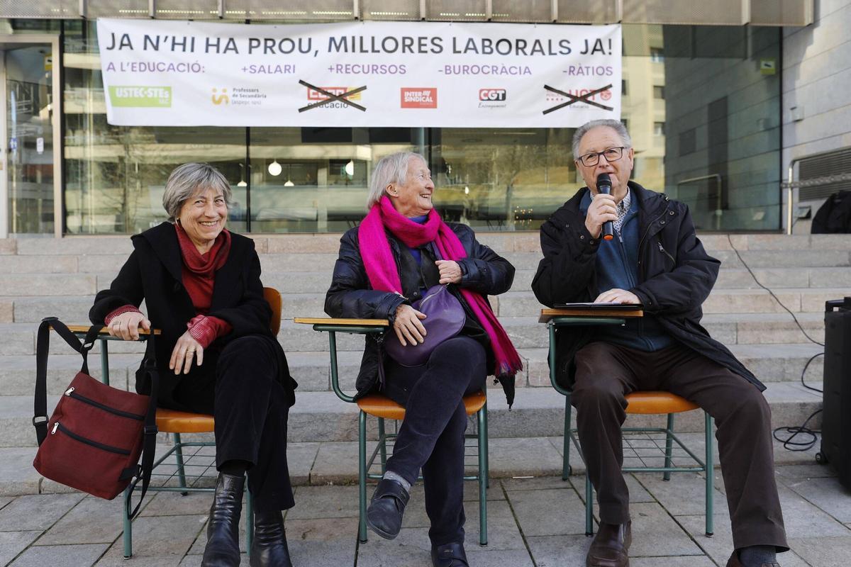 Girona. Seu Generalitat. Roda de premsa dels docents gironins que es manifestaran dijous per reclamar millores despres de l'acord insuficient entre Educacio i els sindicats CCOO i UGT.