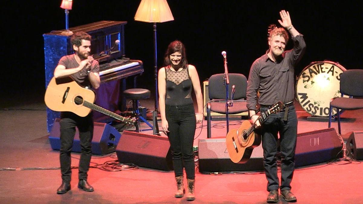 Carlos Tajes, Sílvia Rábade y Glen Hnsard en un concierto
