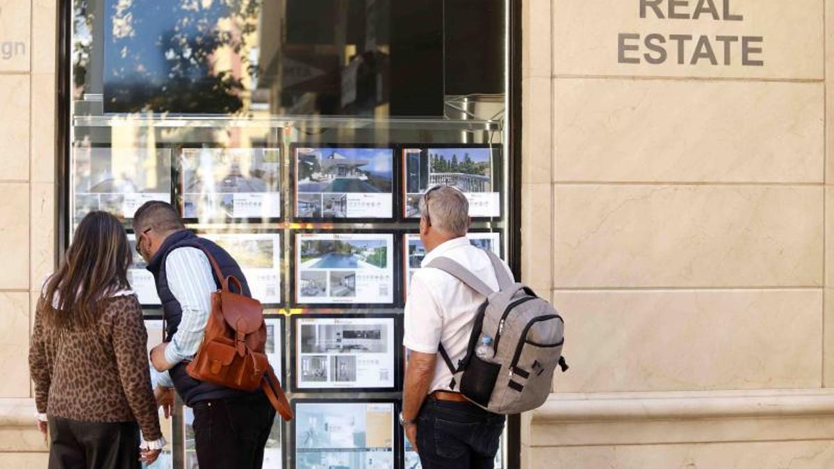 El proceso para obtener una hipoteca requiere que la vivienda esté inscrita en el Registro de la Propiedad y que transcurran dos años desde ese primer trámite para obtener plena validez