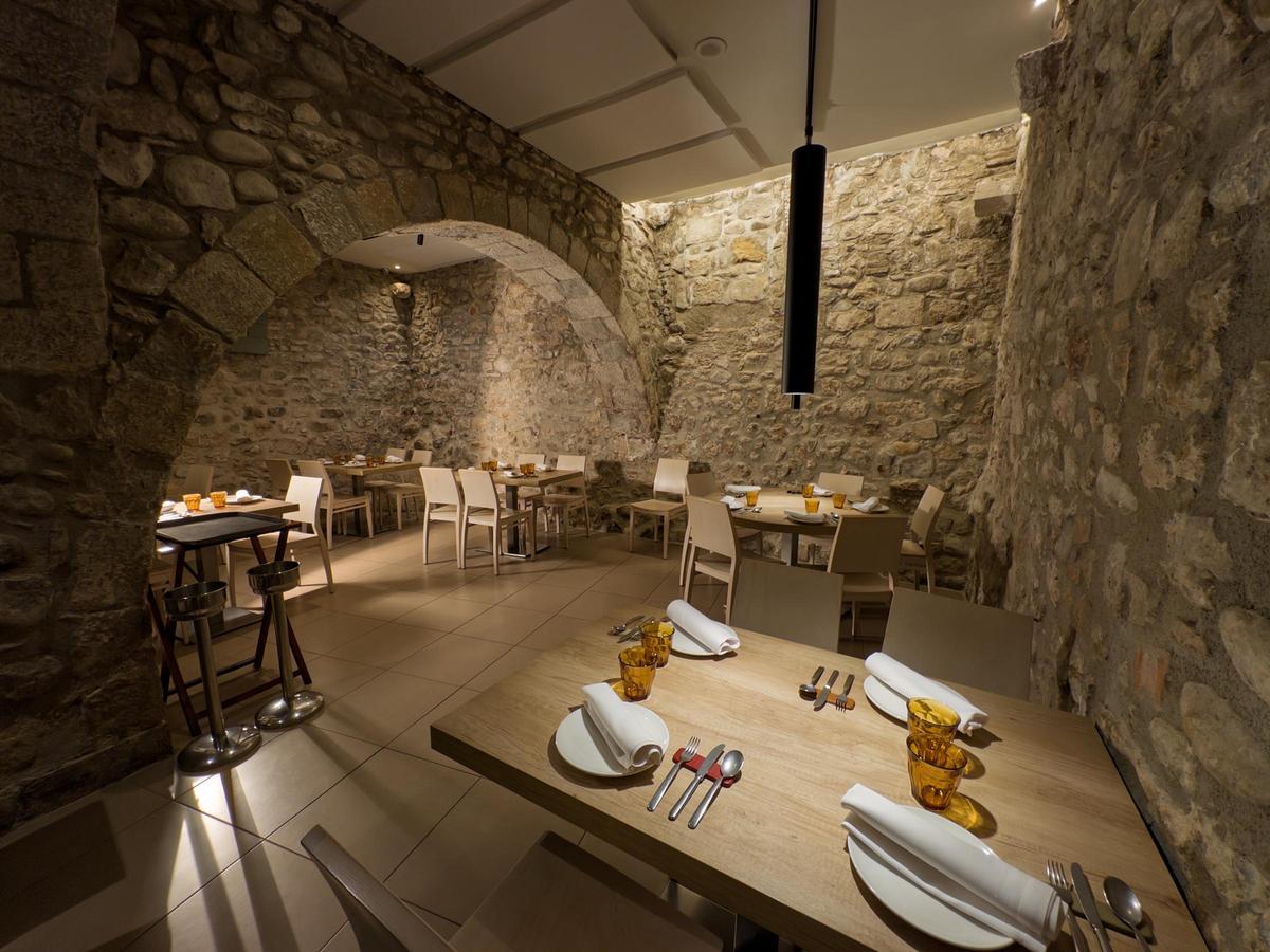El menjador del restaurant Dit i Fet, a Girona.