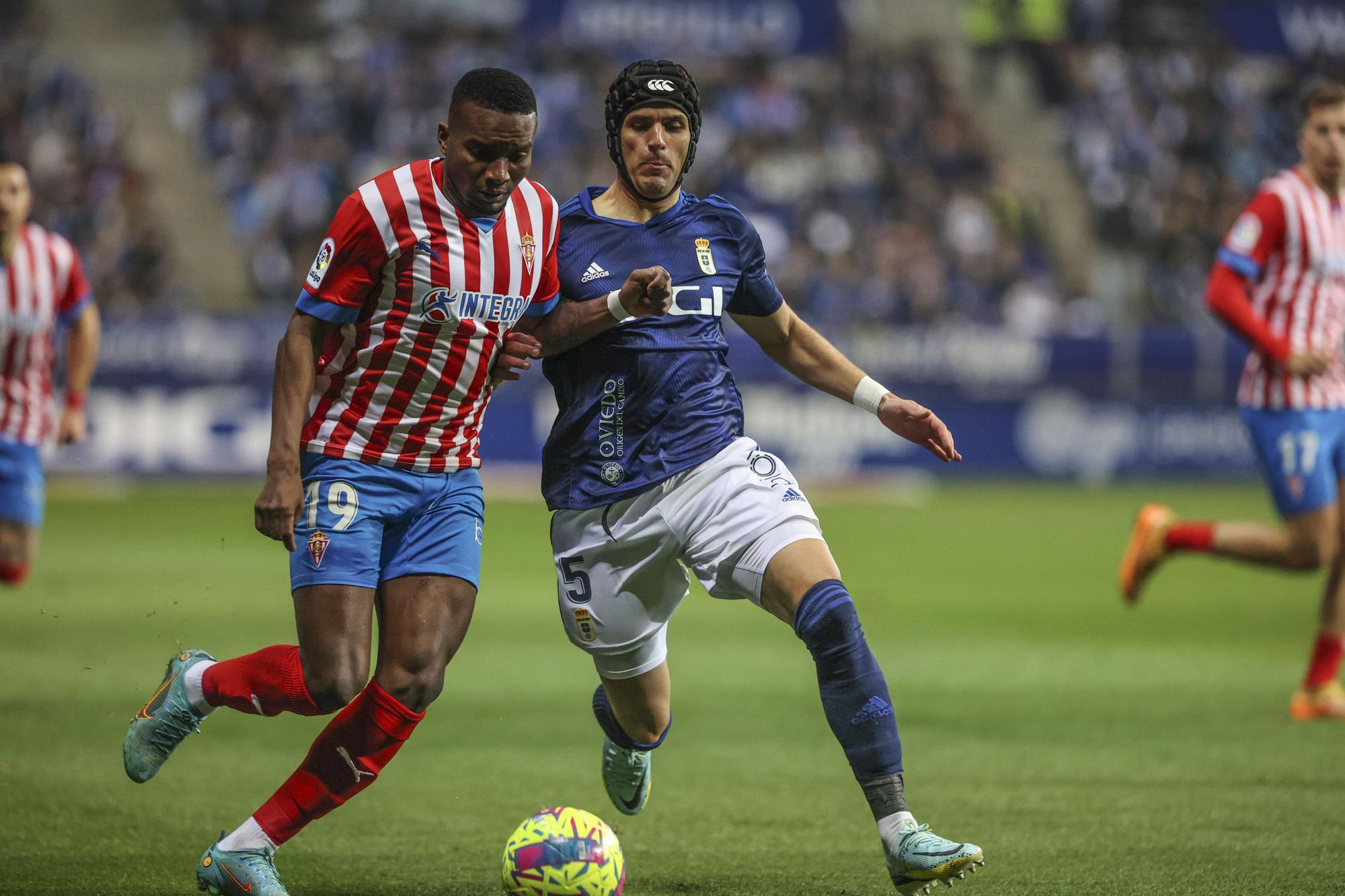 En imágenes: así se vivió el derbi en el Tartiere