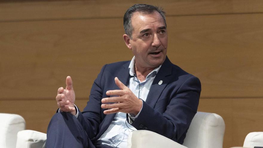 El alcalde de Riba-roja de Túria, Robert Raga, durante el foro.