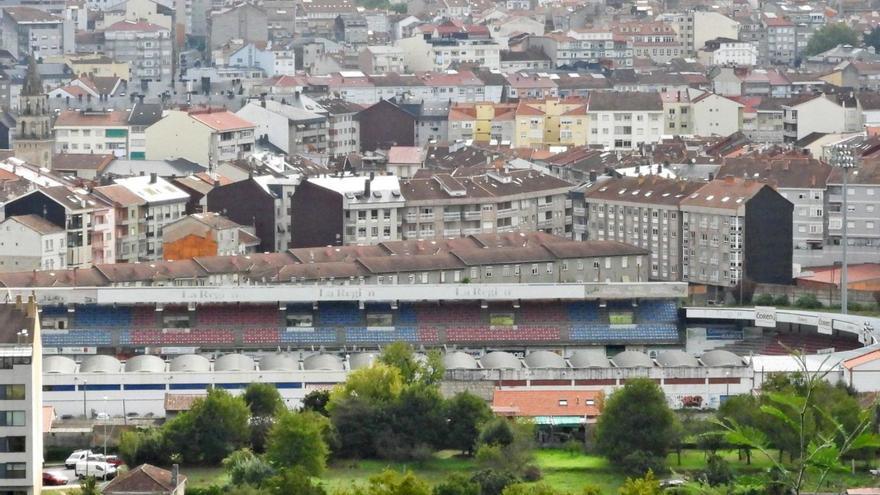 Vista urbana de un Ourense sin grúas de nuevas edificaciones.  | // FERNANDO CASANOVA