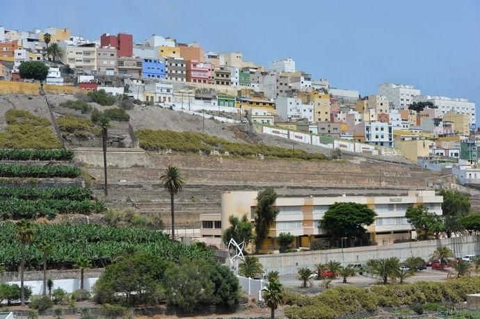 28-08-2020 LAS PALMAS DE GRAN CANARIA. Bancales vacíos sobre el colegio Guiniguada, en San Nicolás. Fotógrafo: ANDRES CRUZ  | 28/08/2020 | Fotógrafo: Andrés Cruz