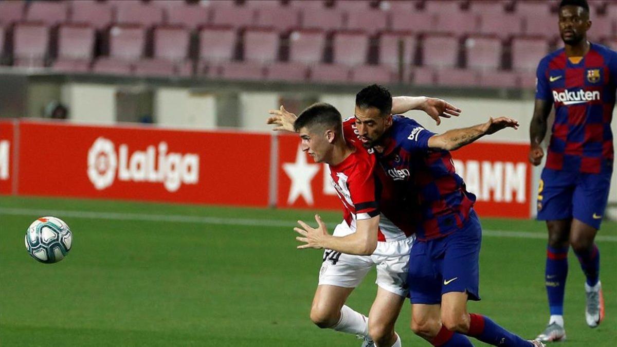 Sergio Busquets vio la quinta amarilla frente al Athletic