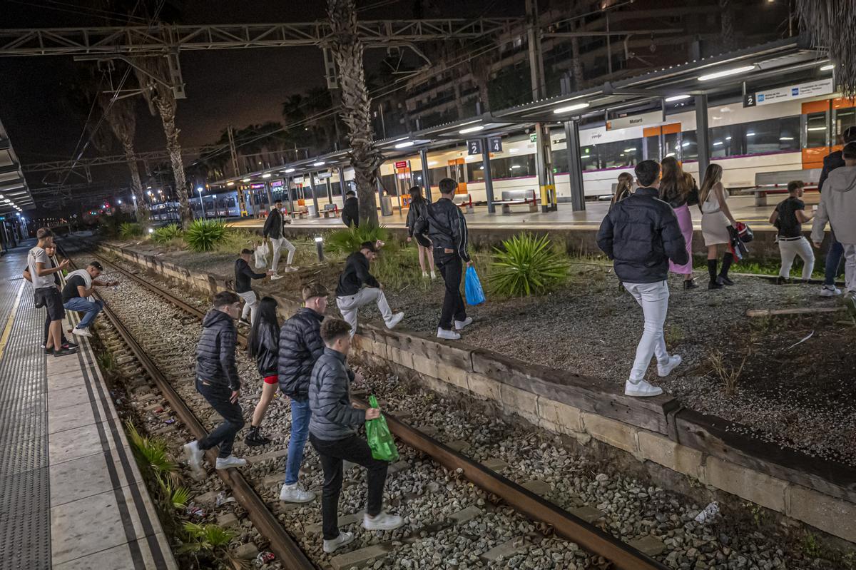 En el tren del botellón a Mataró