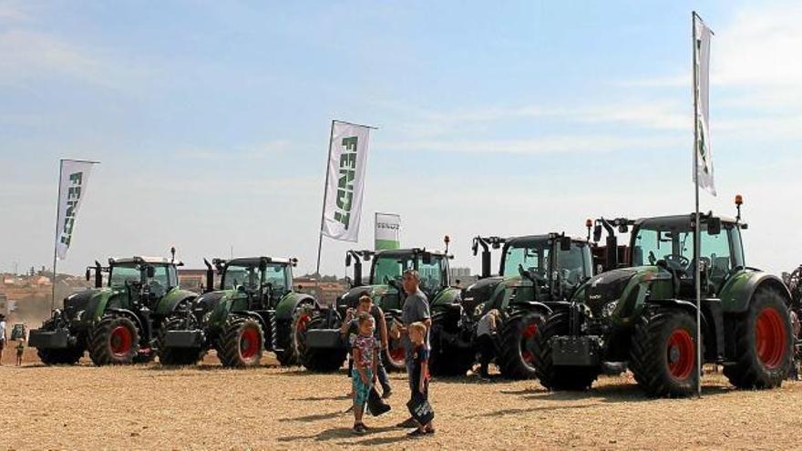 La maquinària agrícola va ser l&#039;atractiu del pròleg de festa major a Calaf