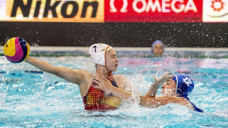 La selección femenina de waterpolo empata con Grecia y se complica el futuro