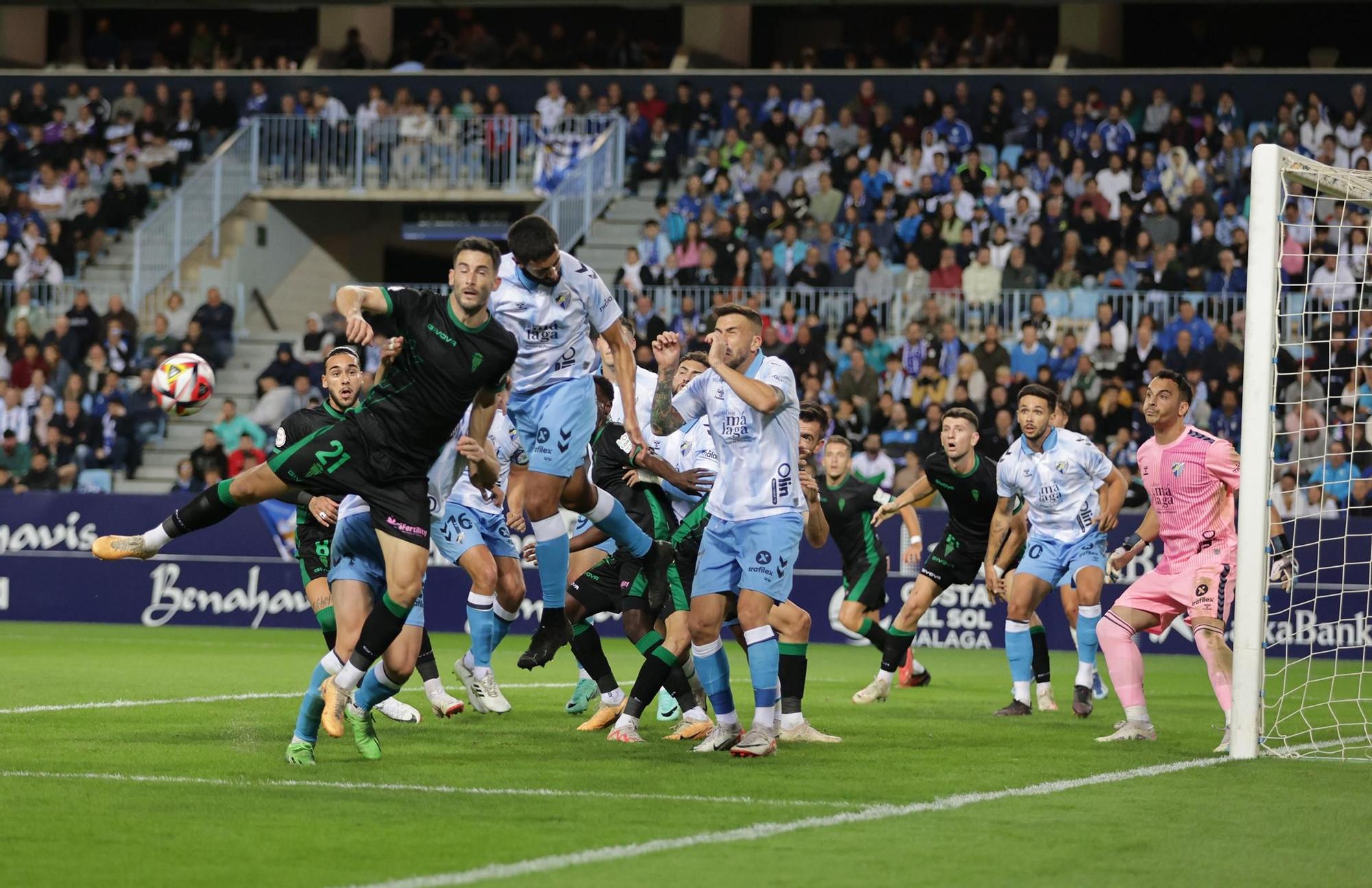 Málaga CF - Córdoba CF | Las imágenes del partido en La Rosaleda