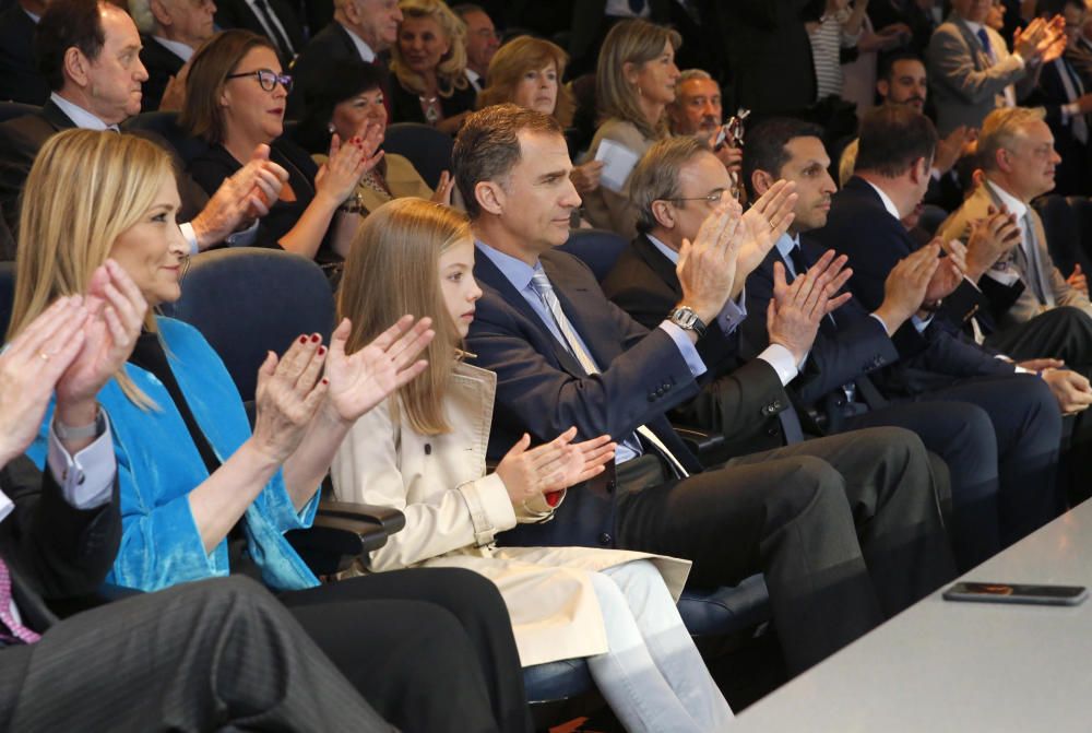 Felipe VI lleva a la Infanta Sofía al Bernabéu