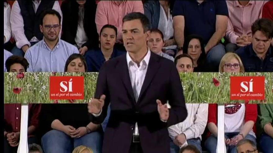 Sánchez y Díaz lanzan una imagen de unidad en el PSOE