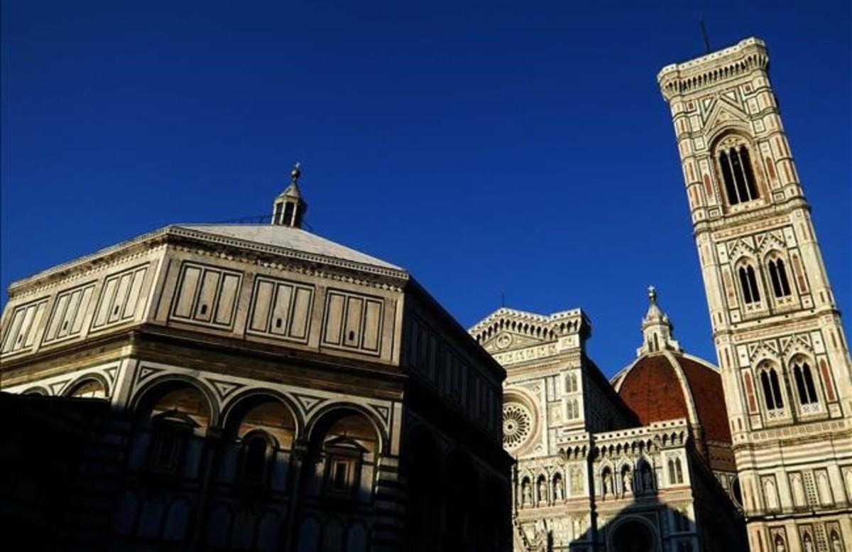 Plaza del Duomo en Florencia. Plaza del Duomo en Florencia.