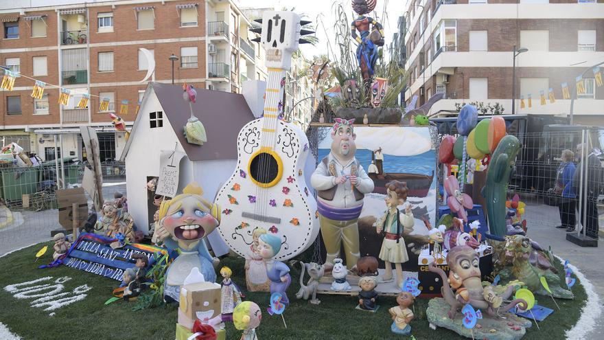 La solidaridad fallera permite a la Falla Sant Antoni tener monumento