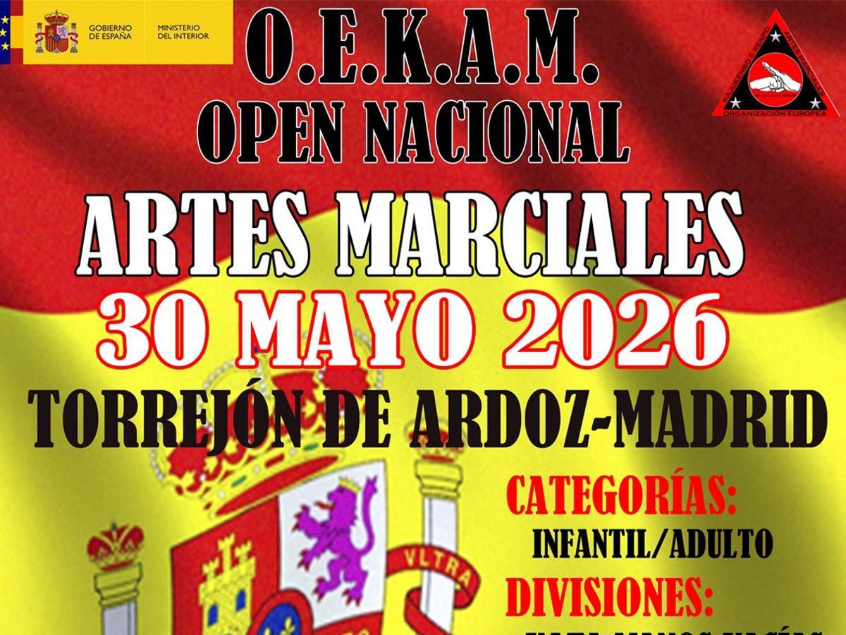 La Plaza Mayor acoge un ajedrez gigante y una nueva edición del Open Nacional de Artes Marciales.