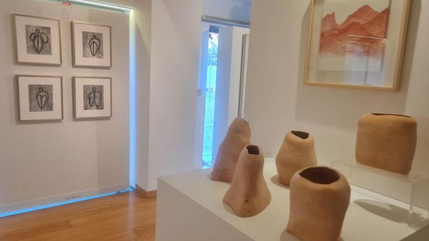 La galería Lluc Fluxà reúne obra de 25 mujeres con  ‘Pedres a les butxaques’