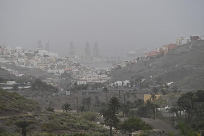 24-02-20 LAS PALMAS DE GRAN CANARIA. DIFERNETES LUGARES. LAS PALMAS DE GRAN CANARIA. METEOROLOGIA. Calima.    Fotos: Juan Castro.