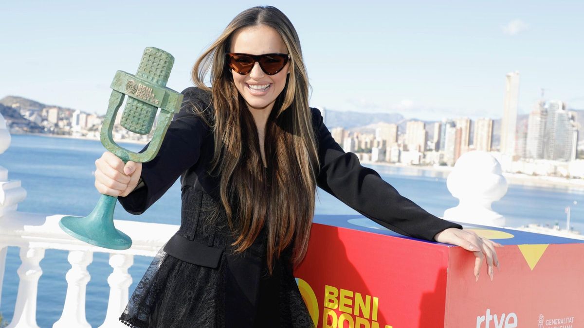 La cantante Melody posa tras ganar el Benidorm Fest 2025, a 2 de febrero de 2025, en Benidorm, Alicante, Comunidad Valenciana (España).