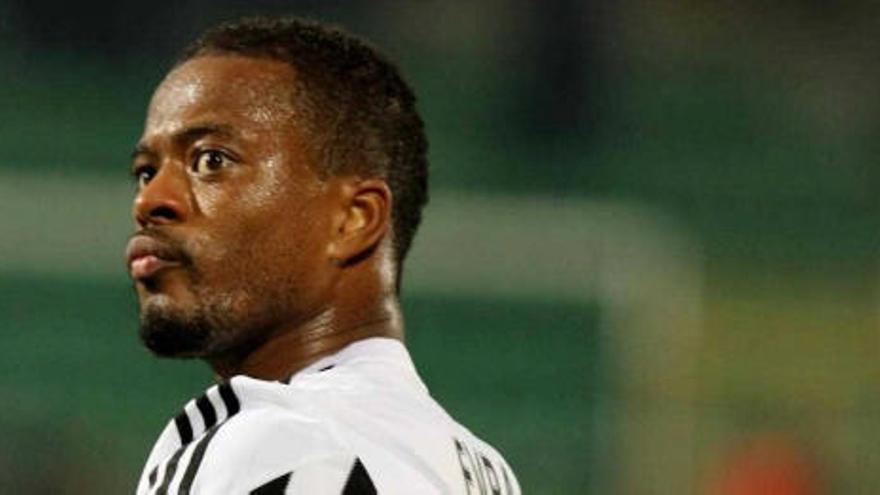 La Juventus le mete prisa a Patrice Evra