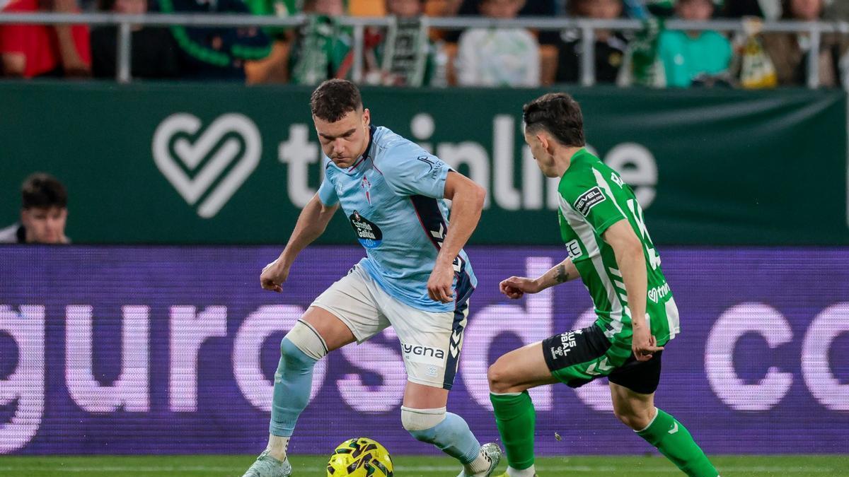 Ferrán Jutglá en una acción contra el Betis el domingo