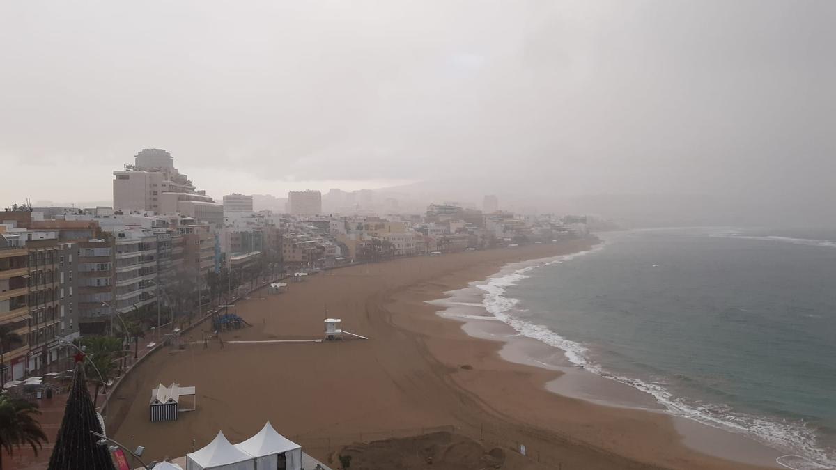 Tiempo en Canarias: Las lluvias riegan Las Palmas de Gran Canaria y aleja  la calima de Canarias