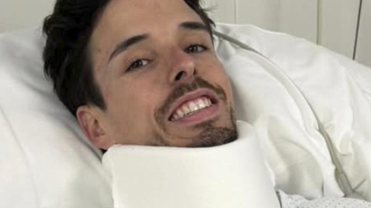 Àlex Márquez, a l’hospital després de passar pel quiròfan, ahir.