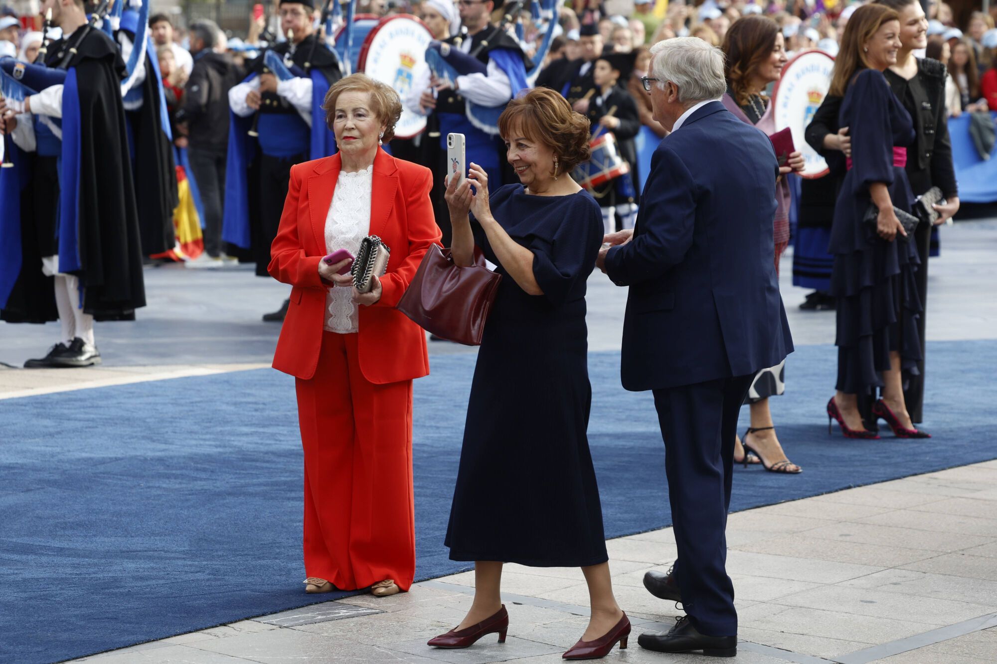 Así fue la llegada de los invitados a los premios "Princesa de Asturias" y su paso por la alfombra azul