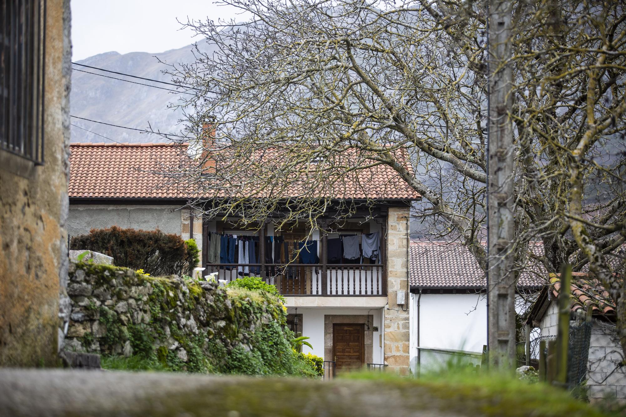 Asturianos en Peñamellera Alta: un recorrido por el municipio